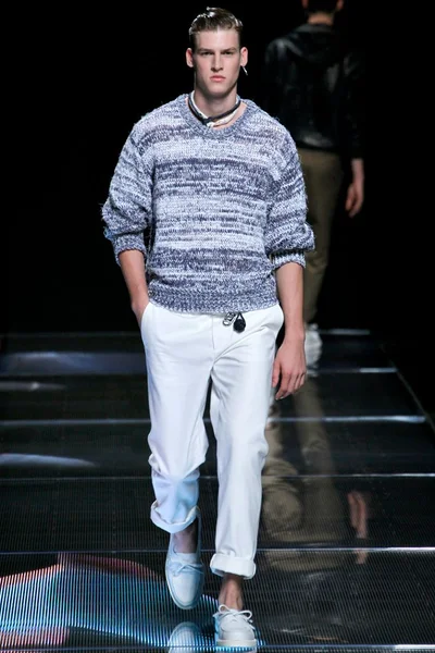 Look 8
